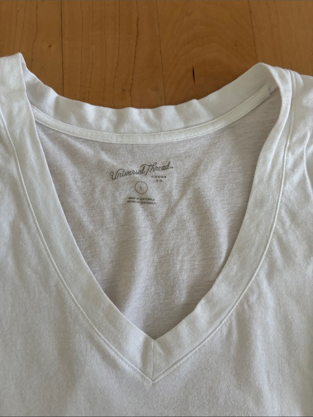 Universal Thread cropped v-neck - Picture 3 of 3